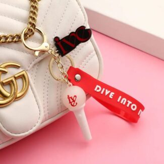 Llavero con Accesorios IVE
